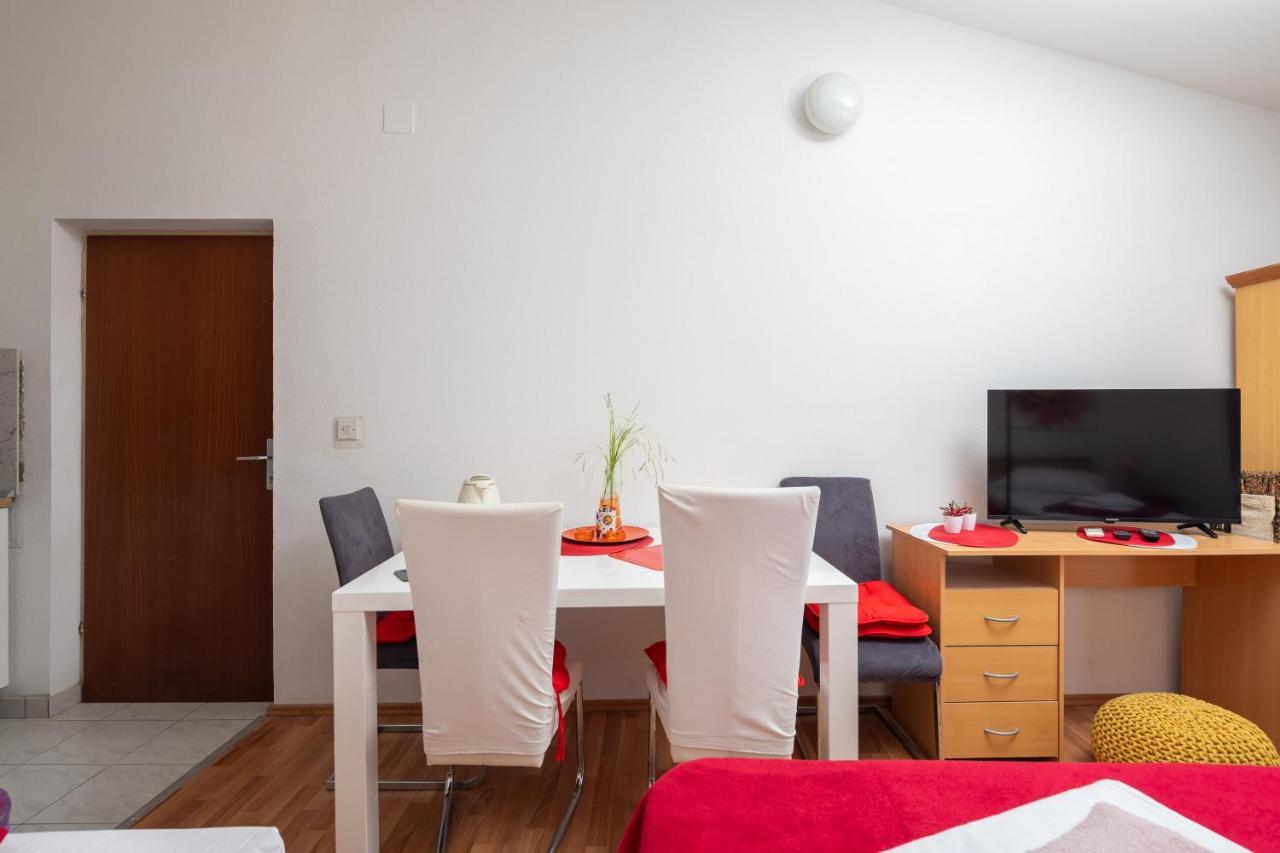 Beach Apartments Borovina Stanici Buitenkant foto