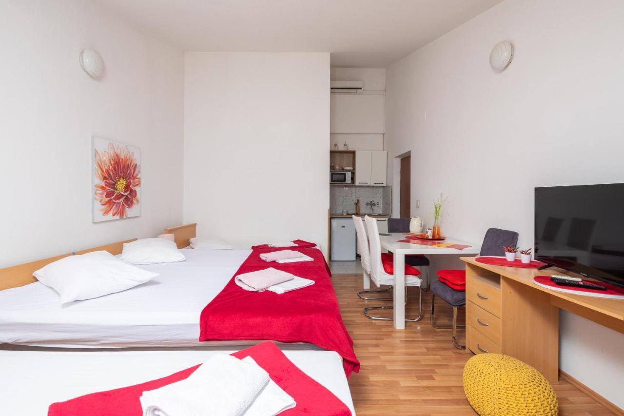 Beach Apartments Borovina Stanici Buitenkant foto