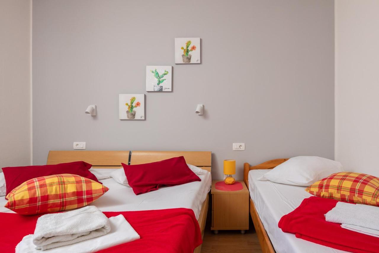 Beach Apartments Borovina Stanici Buitenkant foto