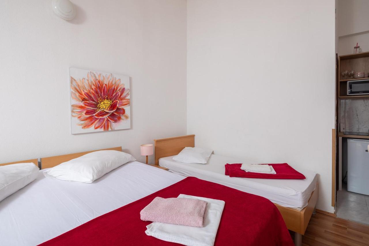 Beach Apartments Borovina Stanici Buitenkant foto