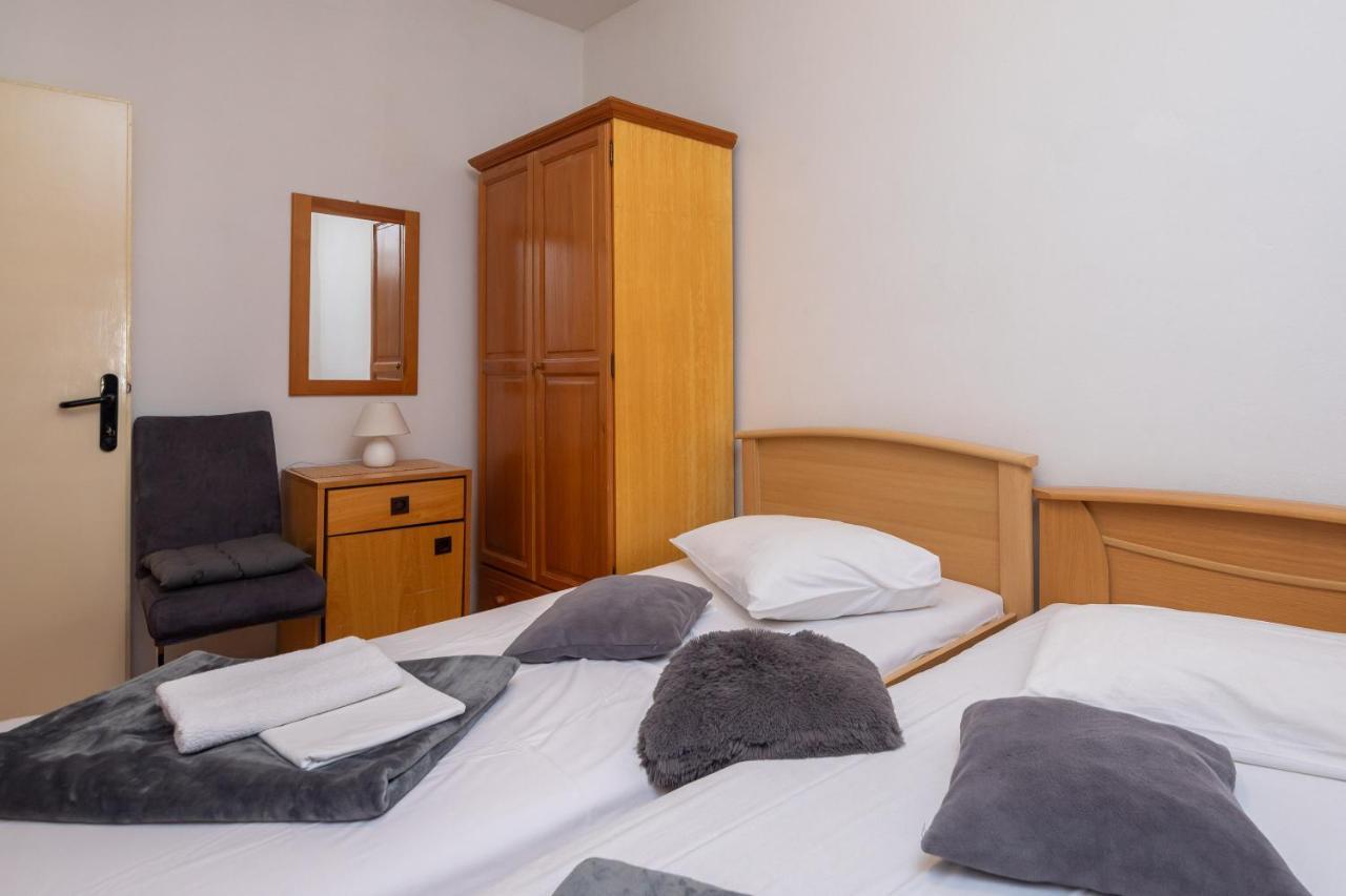 Beach Apartments Borovina Stanici Buitenkant foto